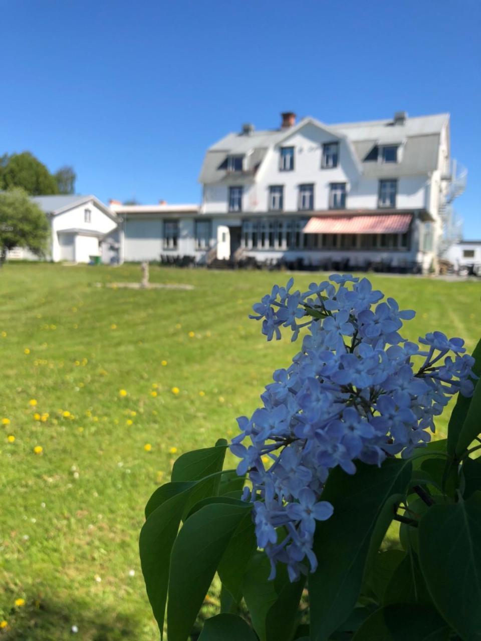 Hotell Restaurang Naemforsen Nasaker Екстер'єр фото